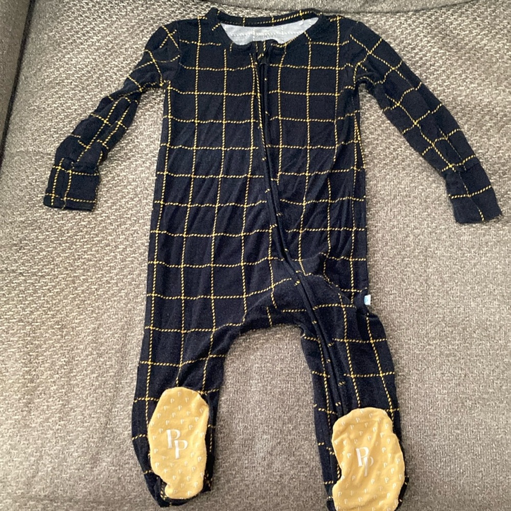 Posh peanut zippered one piece in vintage black
